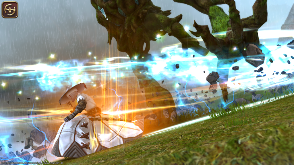 An FFXIV screenshot. A Mqiote Samurai is attacking a tree monster.
